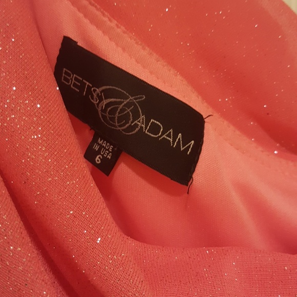 One shoulder gown - Picture 3 of 6